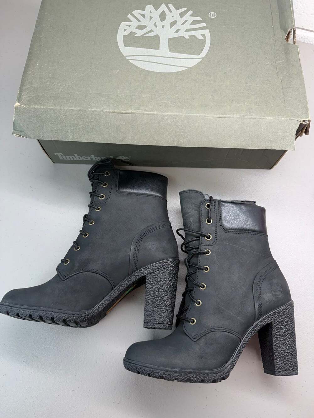 Timberland Women’s Black Nubuck Leather Lace Up Block Heel Ankle Boots size 6
